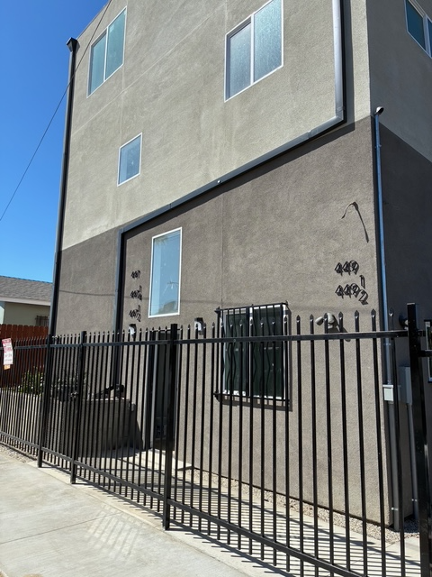 Los Angeles Townhome: 447 1/2 W. 74th Street