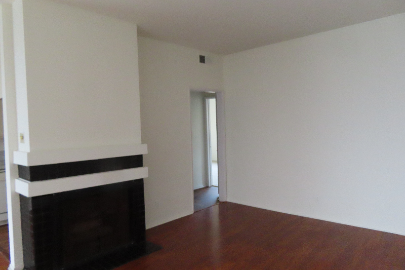 Los Angeles Apartment: 3648 Motor Avenue