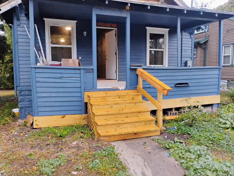 Jackson House: 1414 Maple Ave