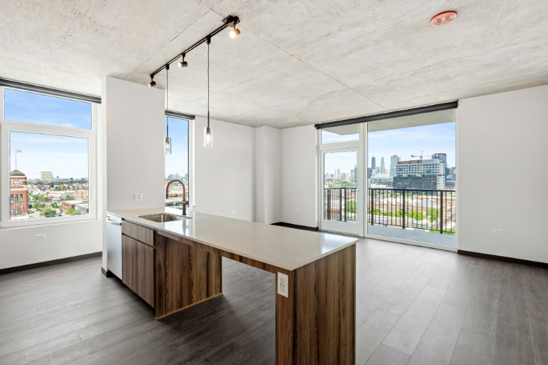 Chicago Condo: 140 N Ashland Ave