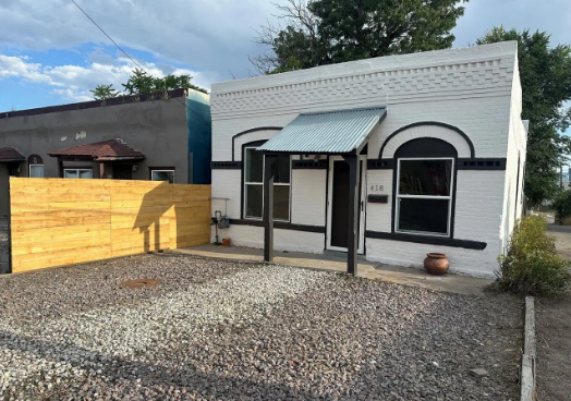 Denver House: 418 W 43rd Ave