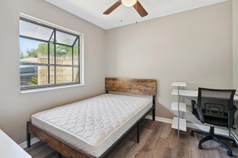 Gainesville Single Room: 511 Southwest 69th Street
