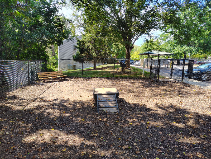 Lynchburg Apartment: 600 Reusens Road