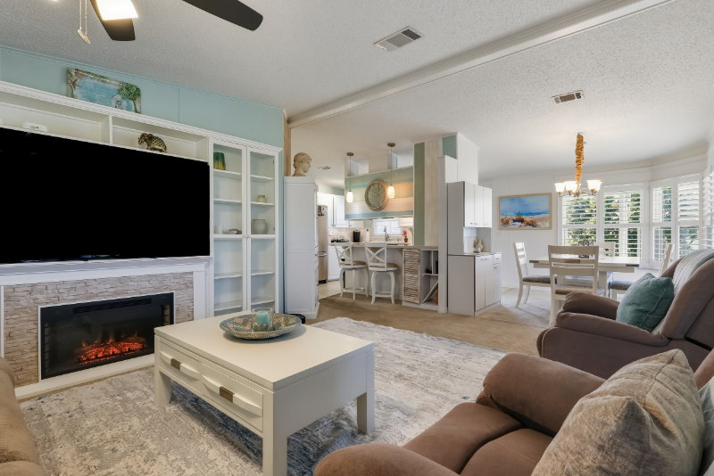 Oldsmar House: 116 Dolphin Dr S,