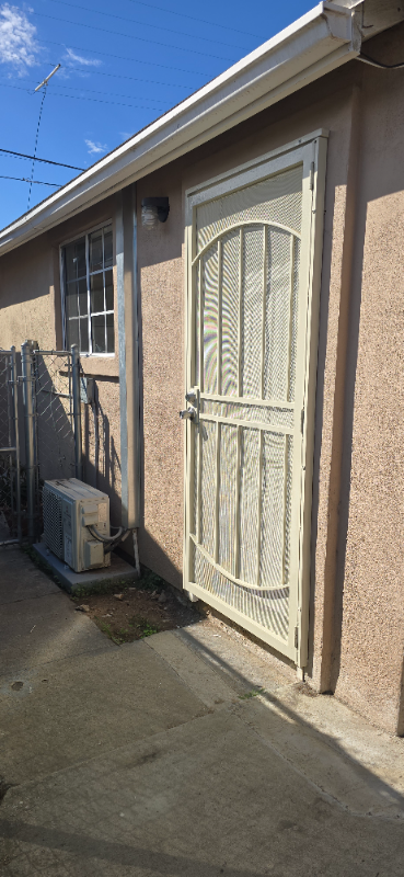 San Diego House: 3873 Superba St