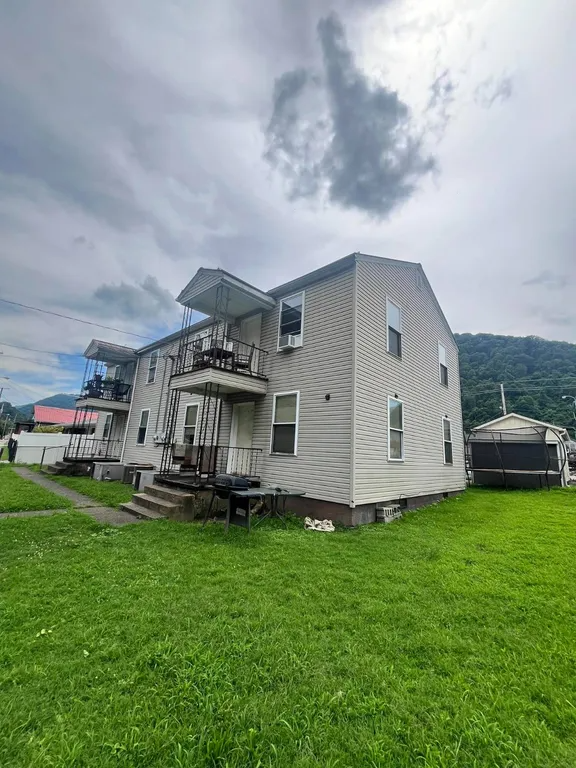 Smithers Multiplex: 318 Maple St