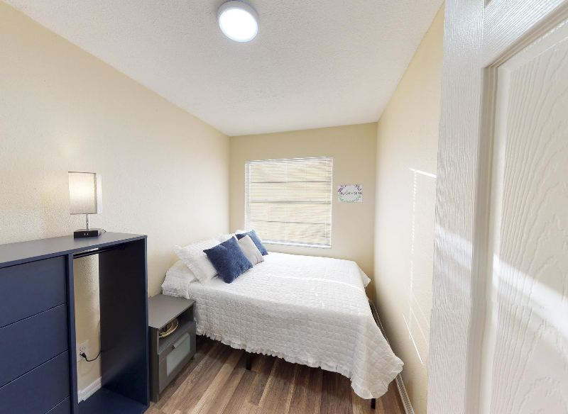 Tampa House: 3001 East 27th Avenue