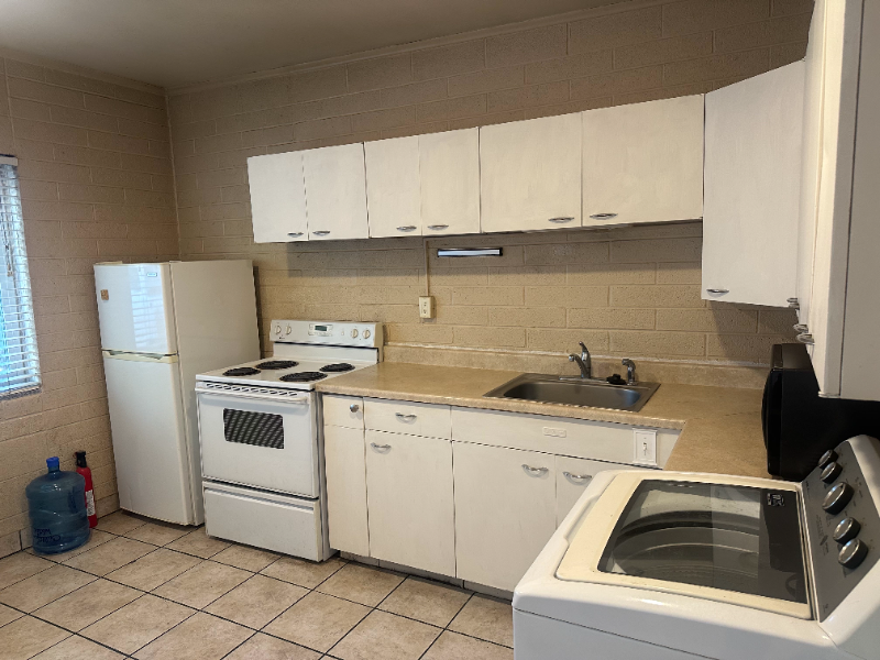 Salt Lake City House: 665 S Lake St