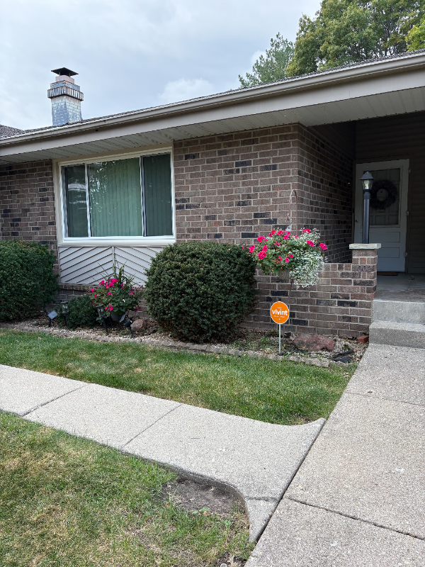 Rockford Townhome: 1002 Nassau Parkway