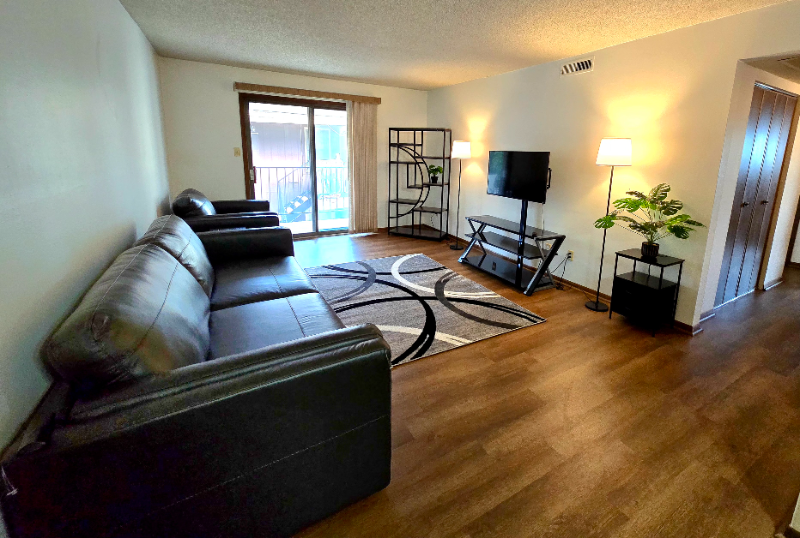 Topeka Condo: 3034 SW Lydia Ave APT 211, Topeka, KS