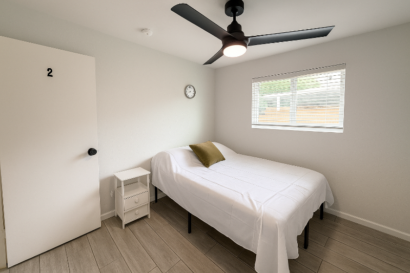 Tempe Single Room: 1630 E 12th St