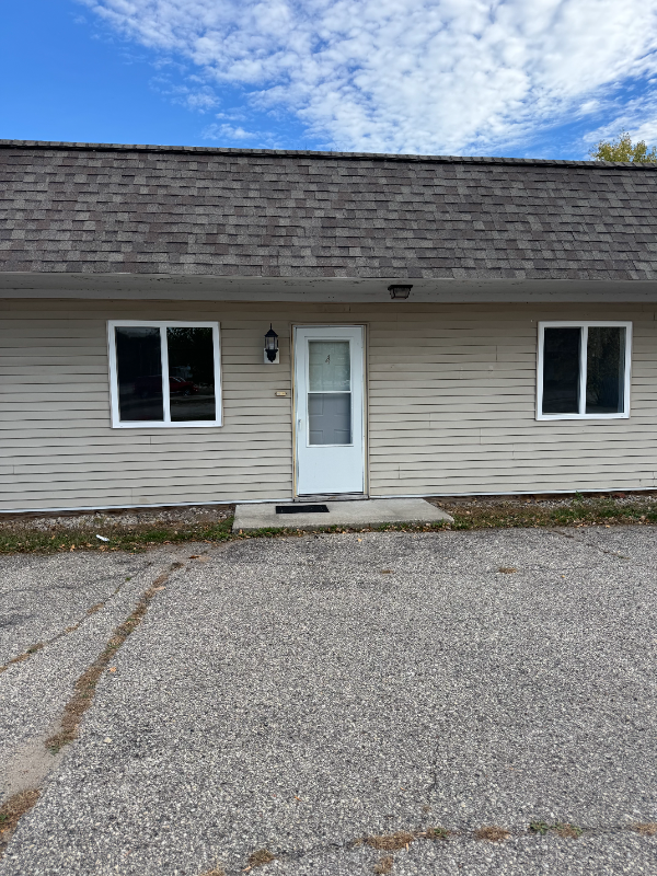 Menominee Apartment: 3850 N Shore Dr, Unit 4