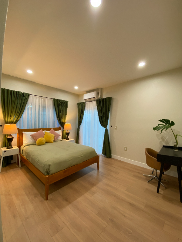 GARDEN GROVE House: 11945 Della Lane
