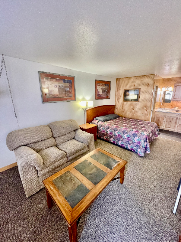 Rapid City Apartment: 102 N Maple Ave 30