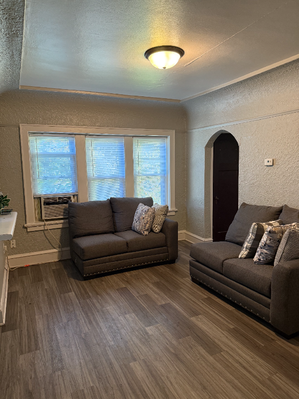 Milwaukee Apartment: 417 N 39th St