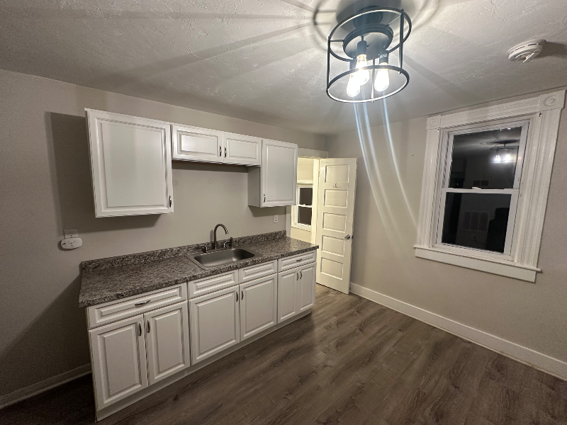 Putnam Multiplex: 16 Bradley street unit 2