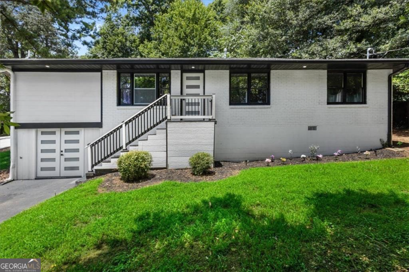 Mableton House: 1994 Brenda Dr