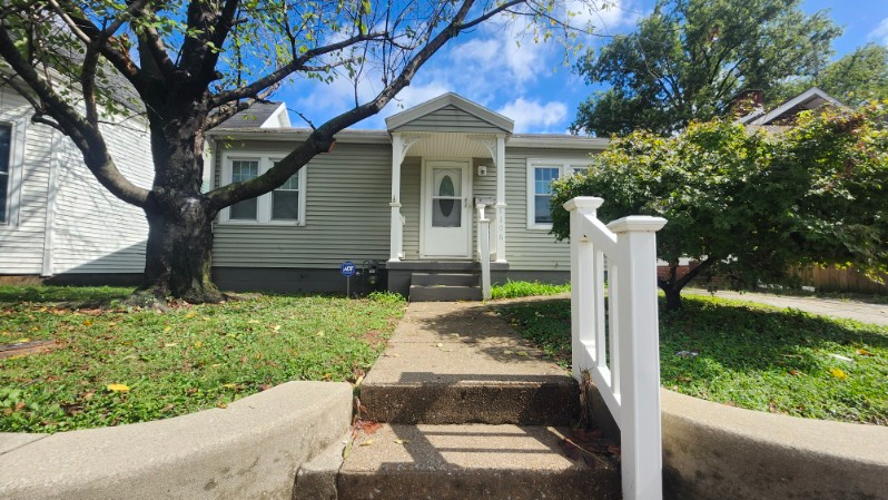 Evansville House: 1306 Henning Ave