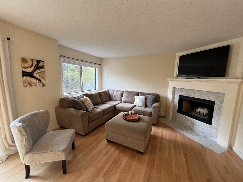 Newington Condo: 62 Fox Run Court