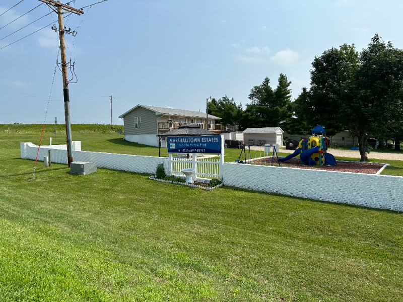 Marshalltown House: 2552 Smith Avenue