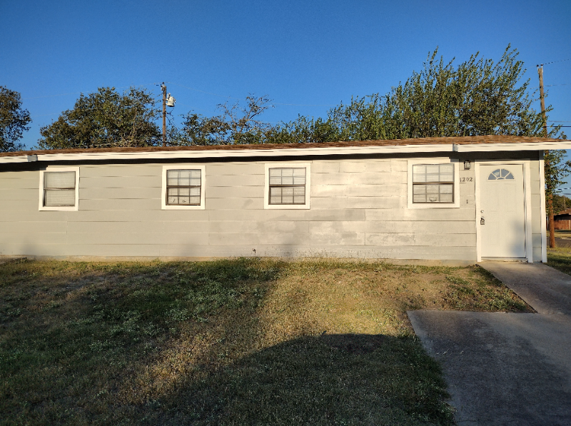 Copperas Cove House: 1202 S 3rd Street