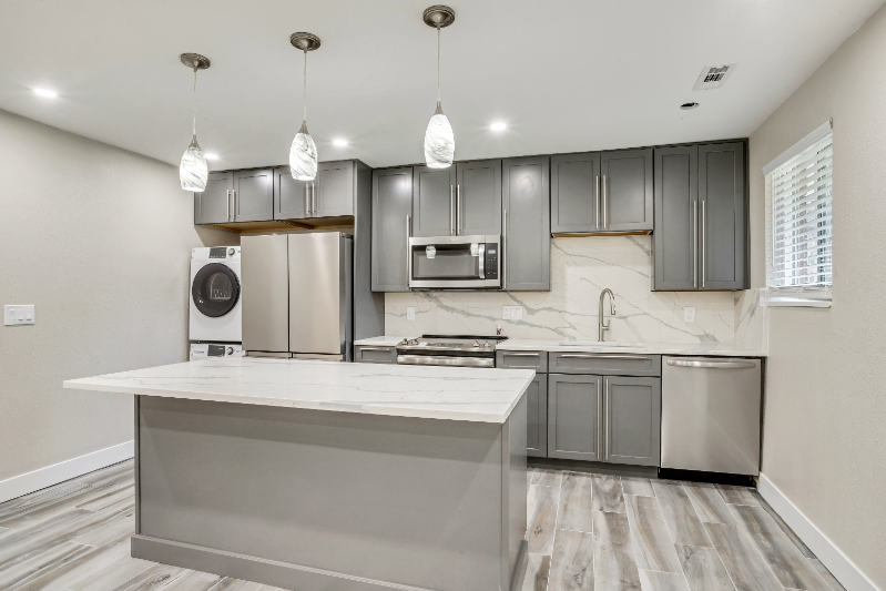 Murray Condo: 4371 S Fairbourne Ave