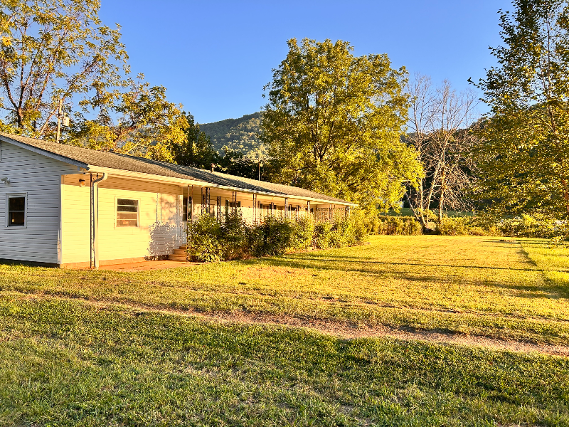 Franklin House: 1573 Leatherman Gap Rd