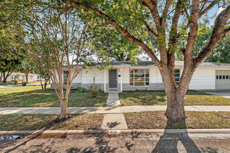 Corpus Christi House: 4634 Weir Dr
