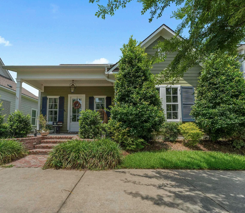 Zachary House: 1307 Americana Blvd