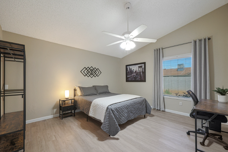 Phoenix Single Room: 14625 N. 26th Ave