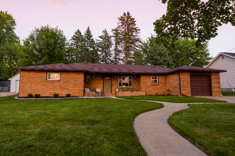 Midland House: 2218 Jefferson Ave