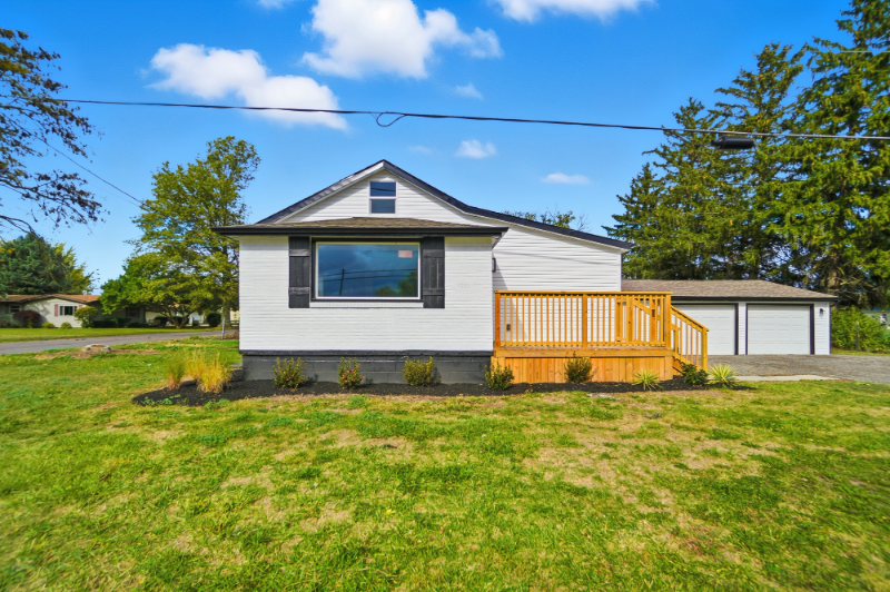 Lima House: 6290 Piquad Rd