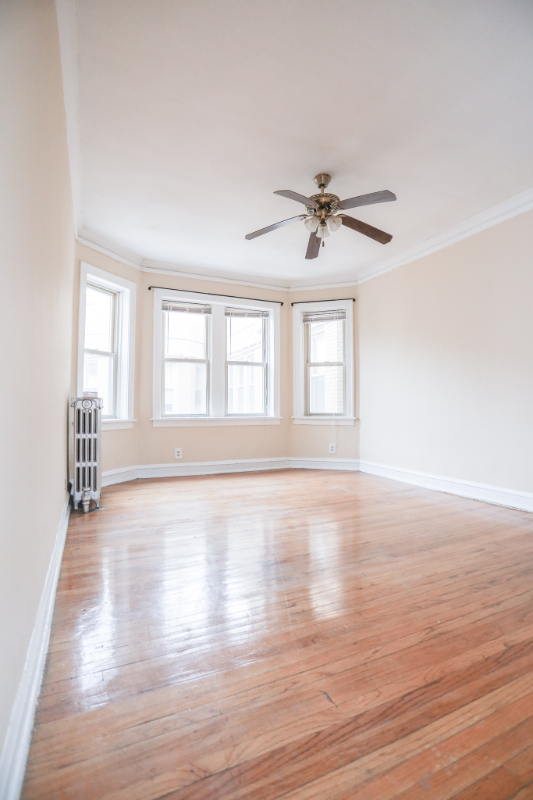 Chicago Apartment: 3948 Dakin
