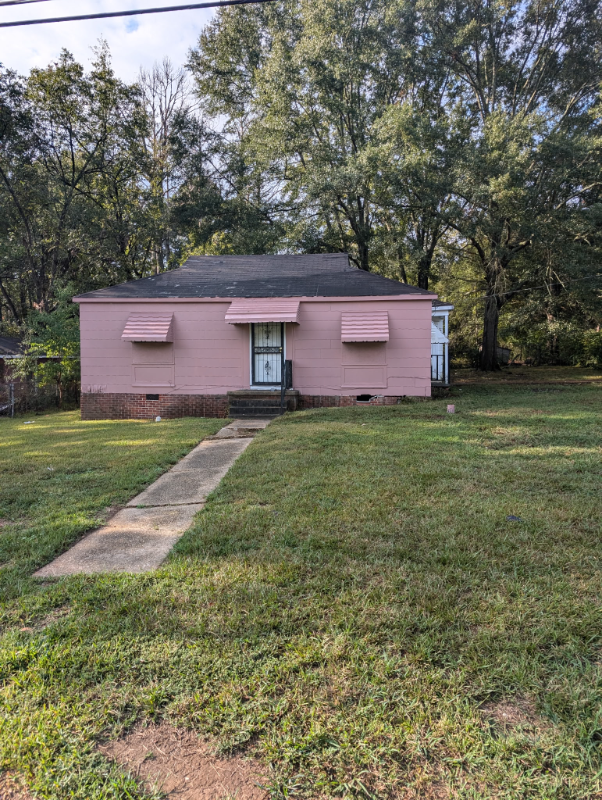 Jackson House: 845 Combs Street