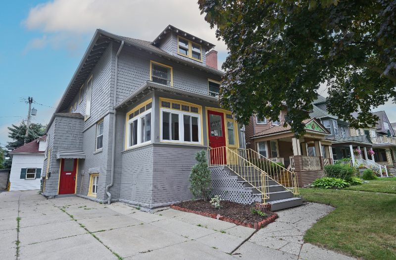 Buffalo Townhome: 664 Auburn Ave.