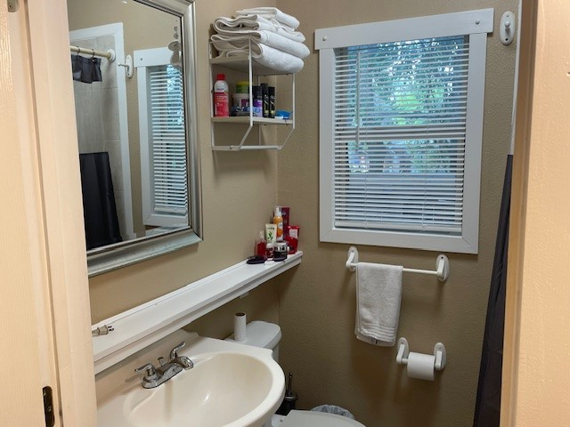 Lakehills Multiplex: 9992 FM 1283