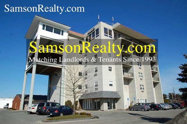 Bristol Condo: 390 Metacom Av