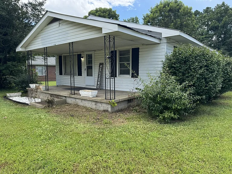 Estill Springs House: 605 Main St.