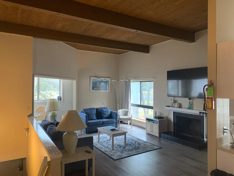 Ocean POines Townhome: 438 Ocean Pkwy