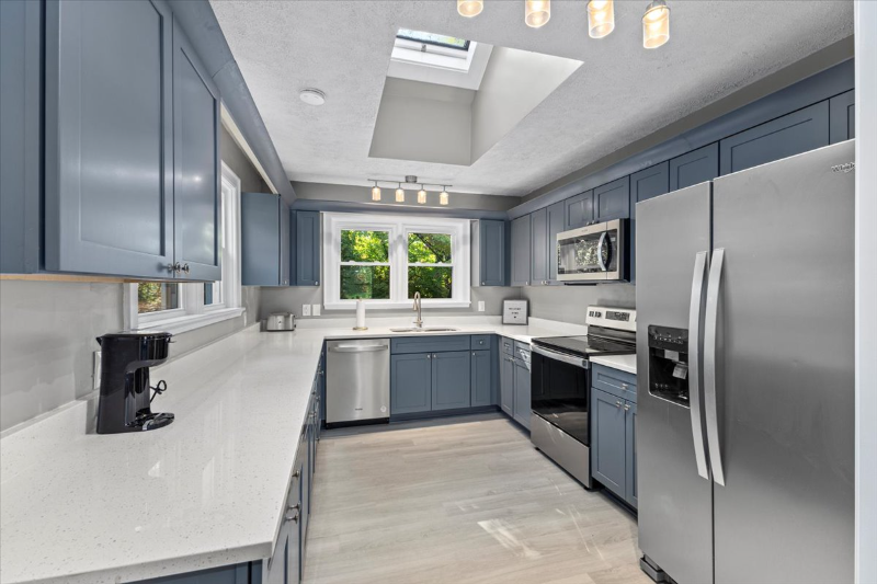 Bristol House: 350 Hill Park Dr