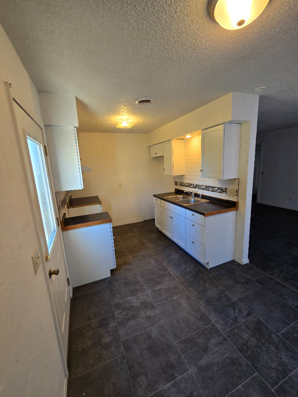 Round Lake Multiplex: 518 6th Avenue