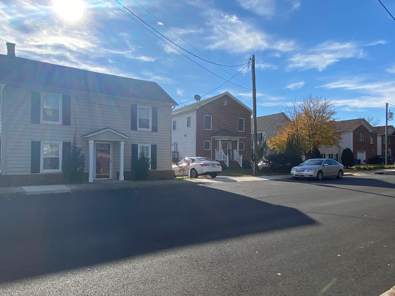 Fairfax Single Room: 10623 west dr