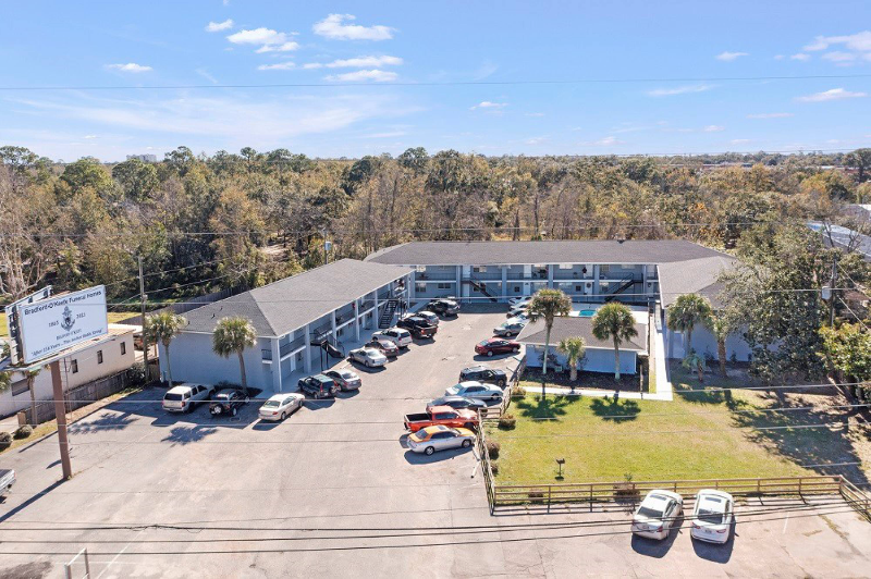 Gulfport Apartment: 529 East Pass Road
