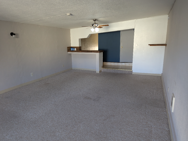 Portland Apartment: 1717 SE Clatsop St