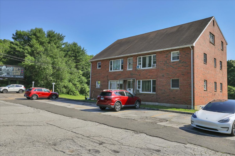 Montville Apartment: 1580 Hartford New London Turnpike