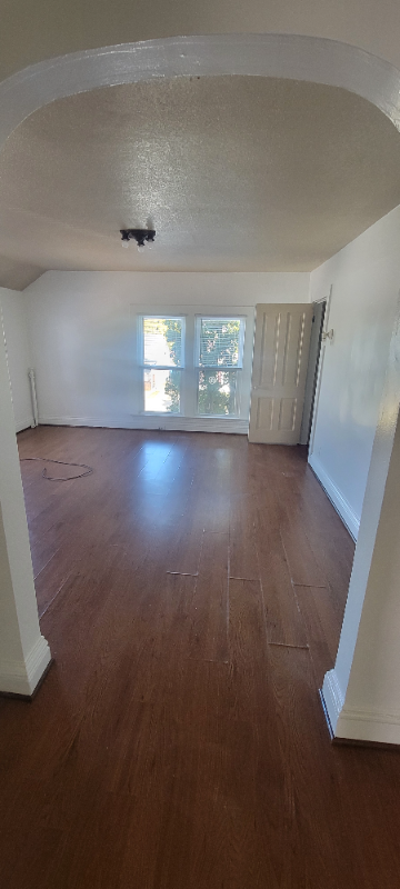Winona House: 865 W 5th