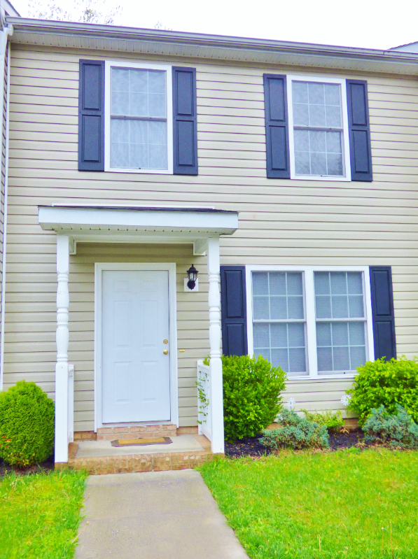 Grottoes Townhome: 103 12th Street