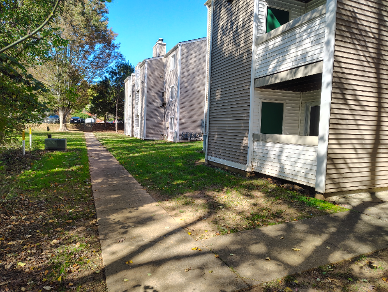 Lynchburg Apartment: 600 Reusens Road
