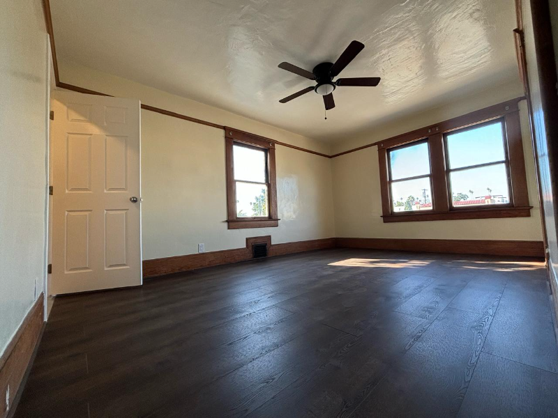 Los Angeles Single Room: 526 W 49th St Los Angeles, CA 90037
