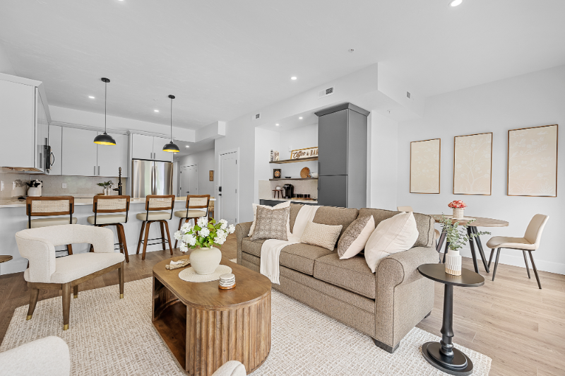 Worcester Apartment: 416 Main St